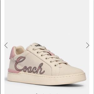 Coach NWT authentic Low Top sneaker. Awesome shoes
